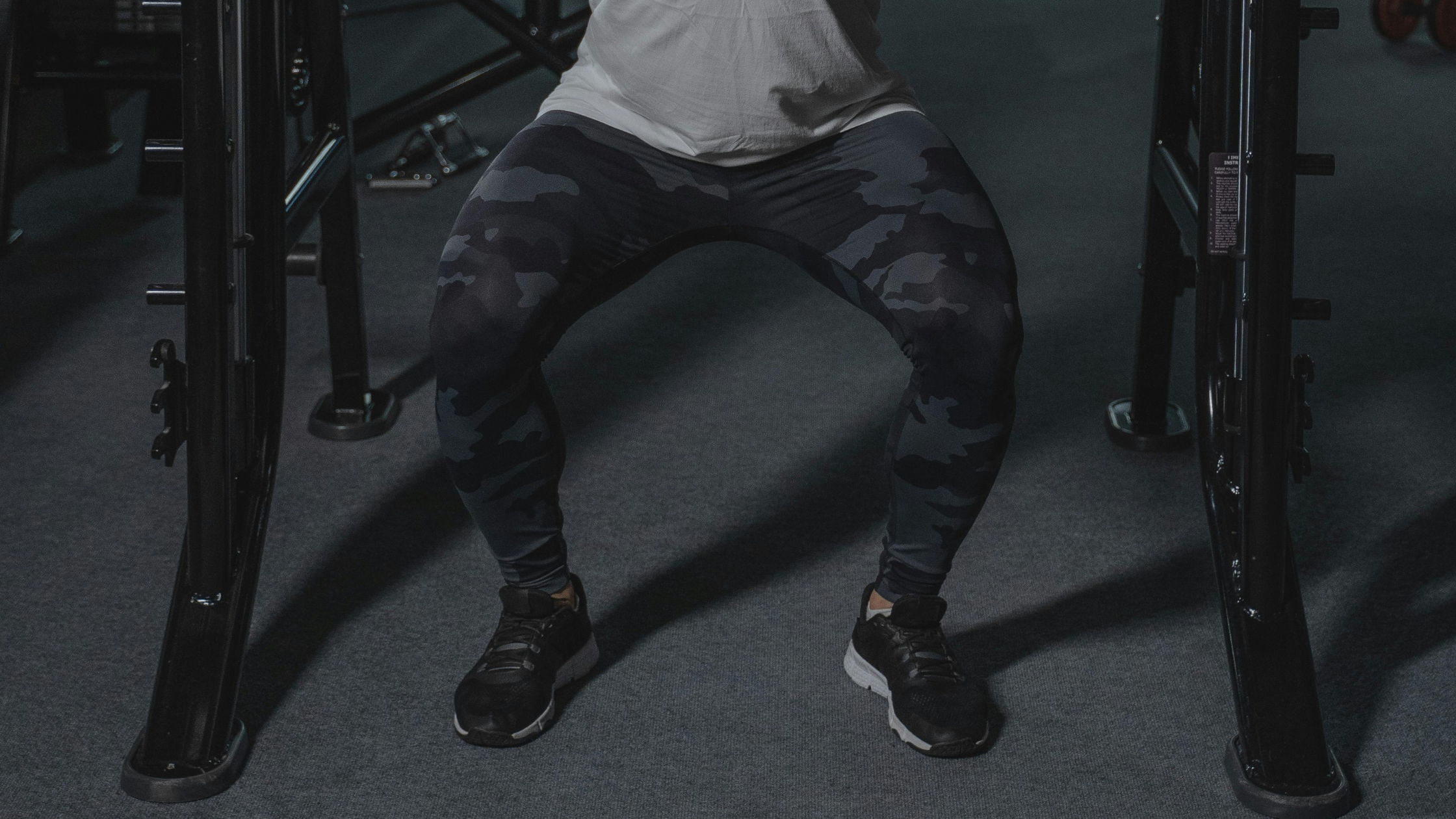 Squat Stance Wars: Wide vs. Narrow – Which Is Actually Better?