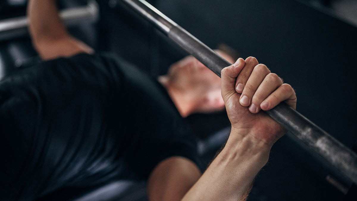 Step-by-Step Guide to Proper Bench Press Setup for Maximum Gains – SBD ...